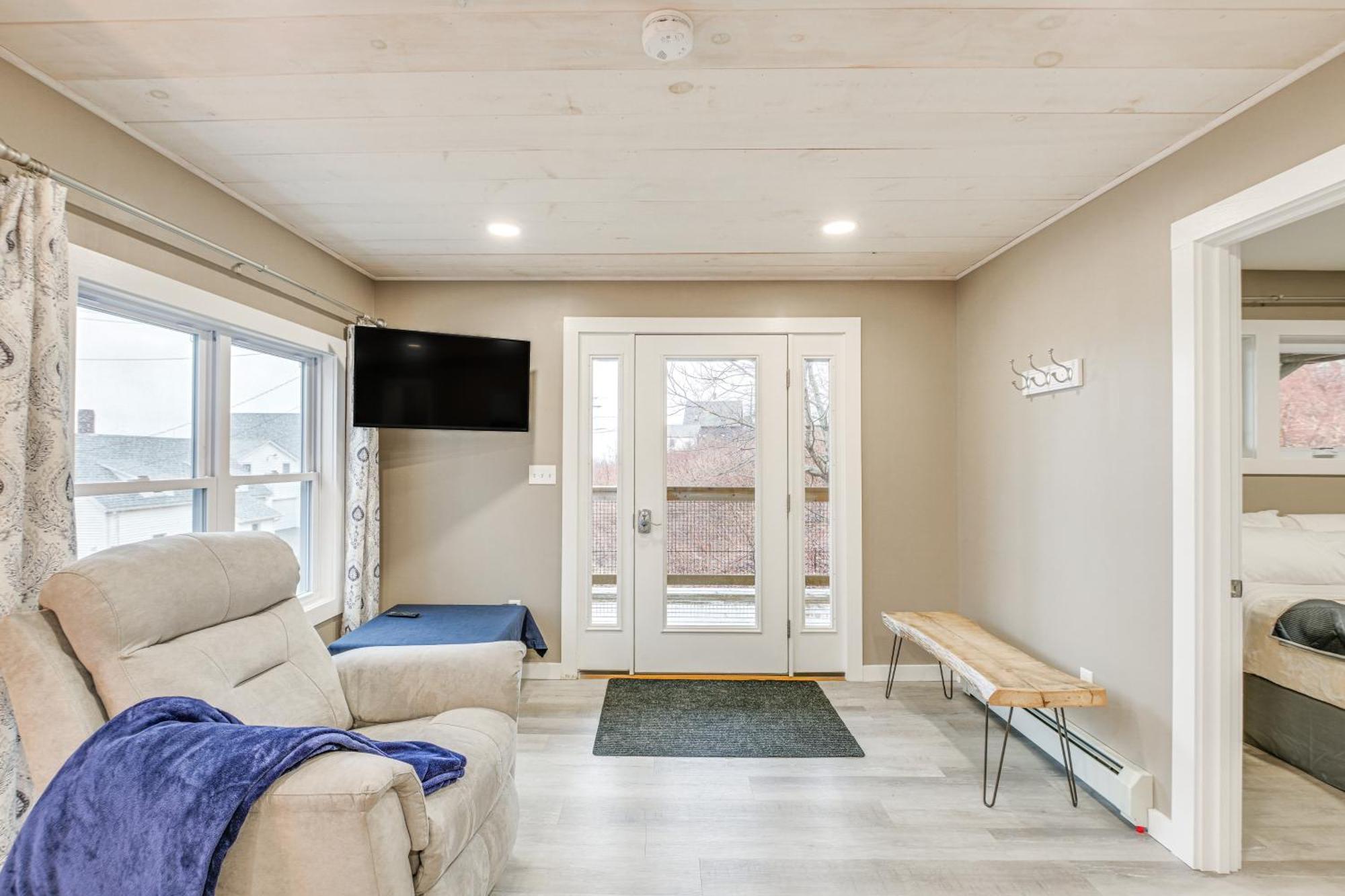Cozy Maine Getaway Covered Deck, Walk To Beach! Lubec Exterior photo