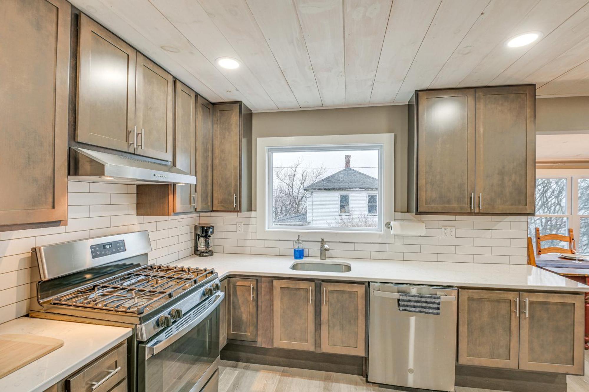 Cozy Maine Getaway Covered Deck, Walk To Beach! Lubec Exterior photo
