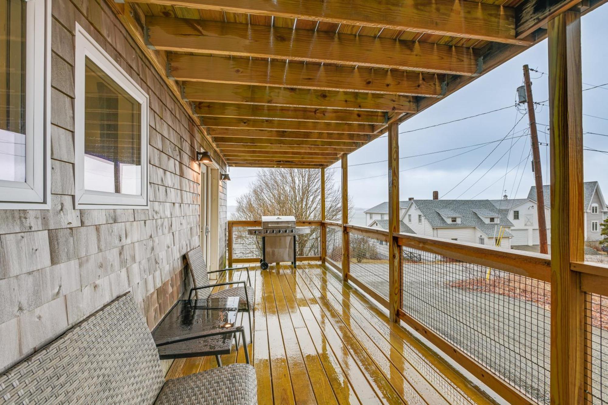 Cozy Maine Getaway Covered Deck, Walk To Beach! Lubec Exterior photo